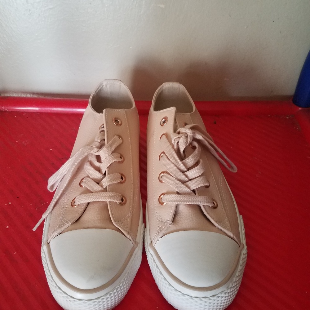 Shoe